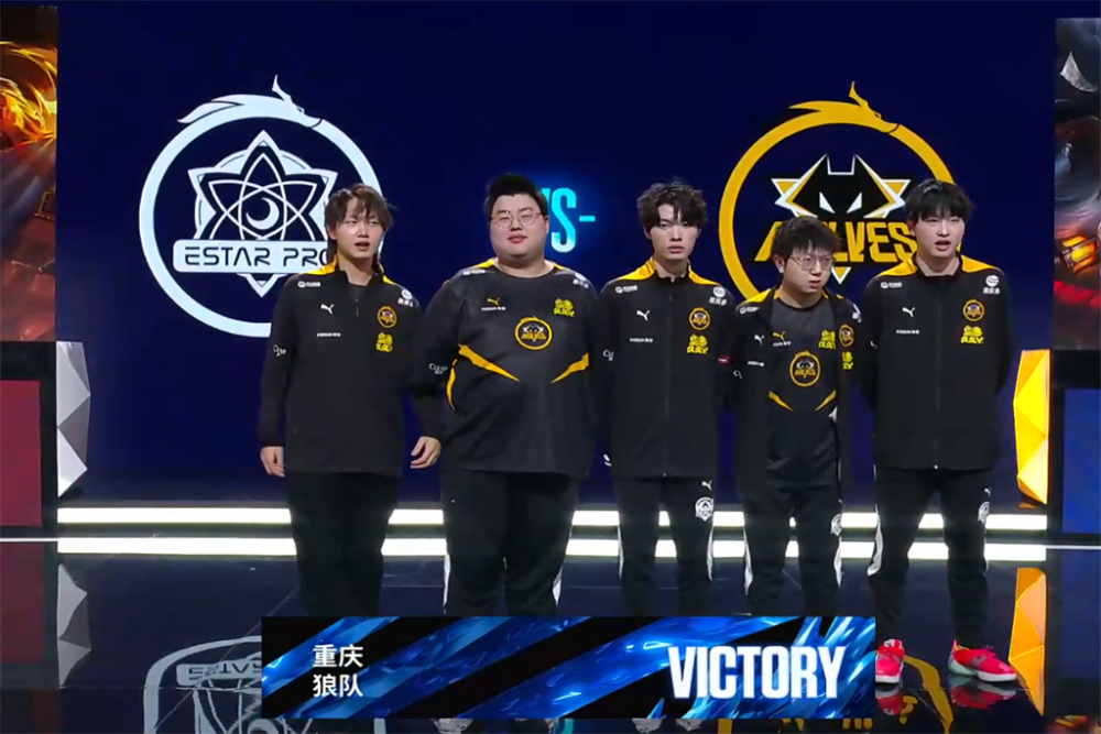 抗击疫情的 抗击疫情的