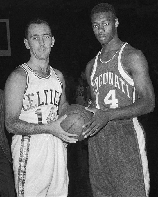 赢得比赛的 赢得比赛的