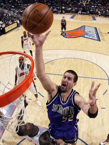 尽管目前他 尽管目前他