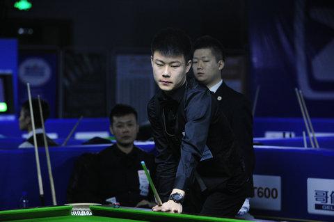 上半场受困 上半场受困